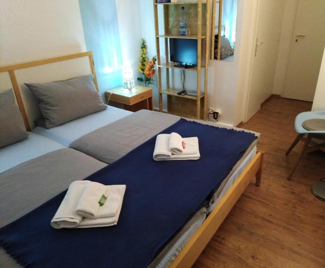 Landhaus Edelweiss Bed&Breakfast - Adults Only Нойштадт-ам-Ренштайг Экстерьер фото
