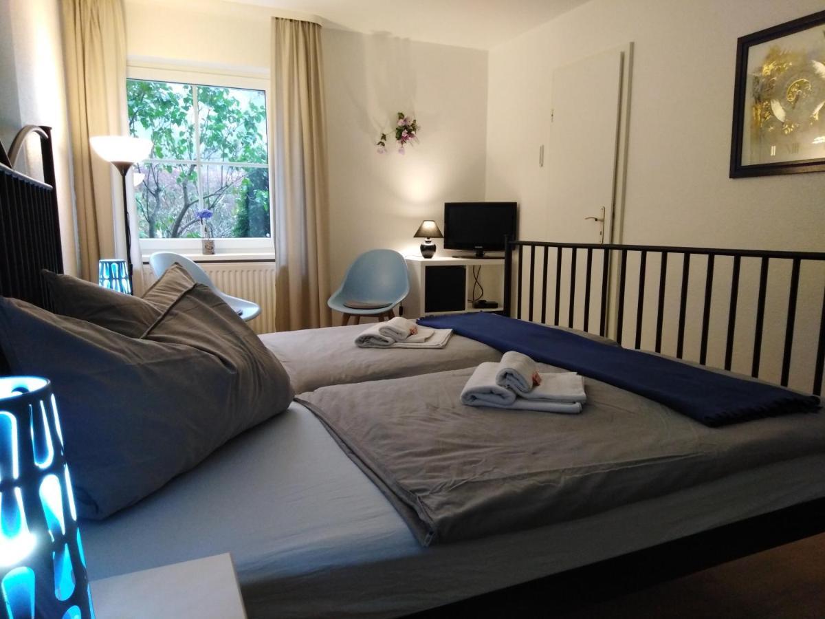 Landhaus Edelweiss Bed&Breakfast - Adults Only Нойштадт-ам-Ренштайг Экстерьер фото