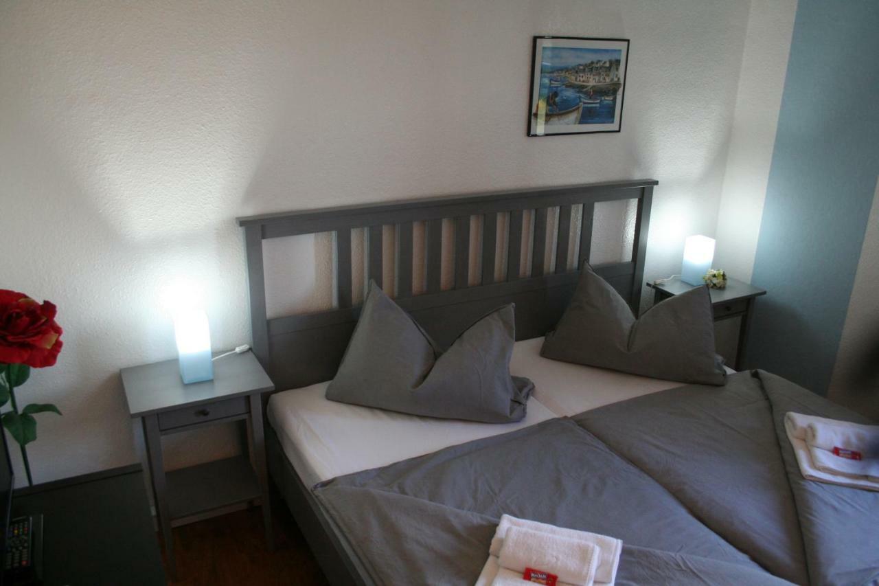 Landhaus Edelweiss Bed&Breakfast - Adults Only Нойштадт-ам-Ренштайг Экстерьер фото