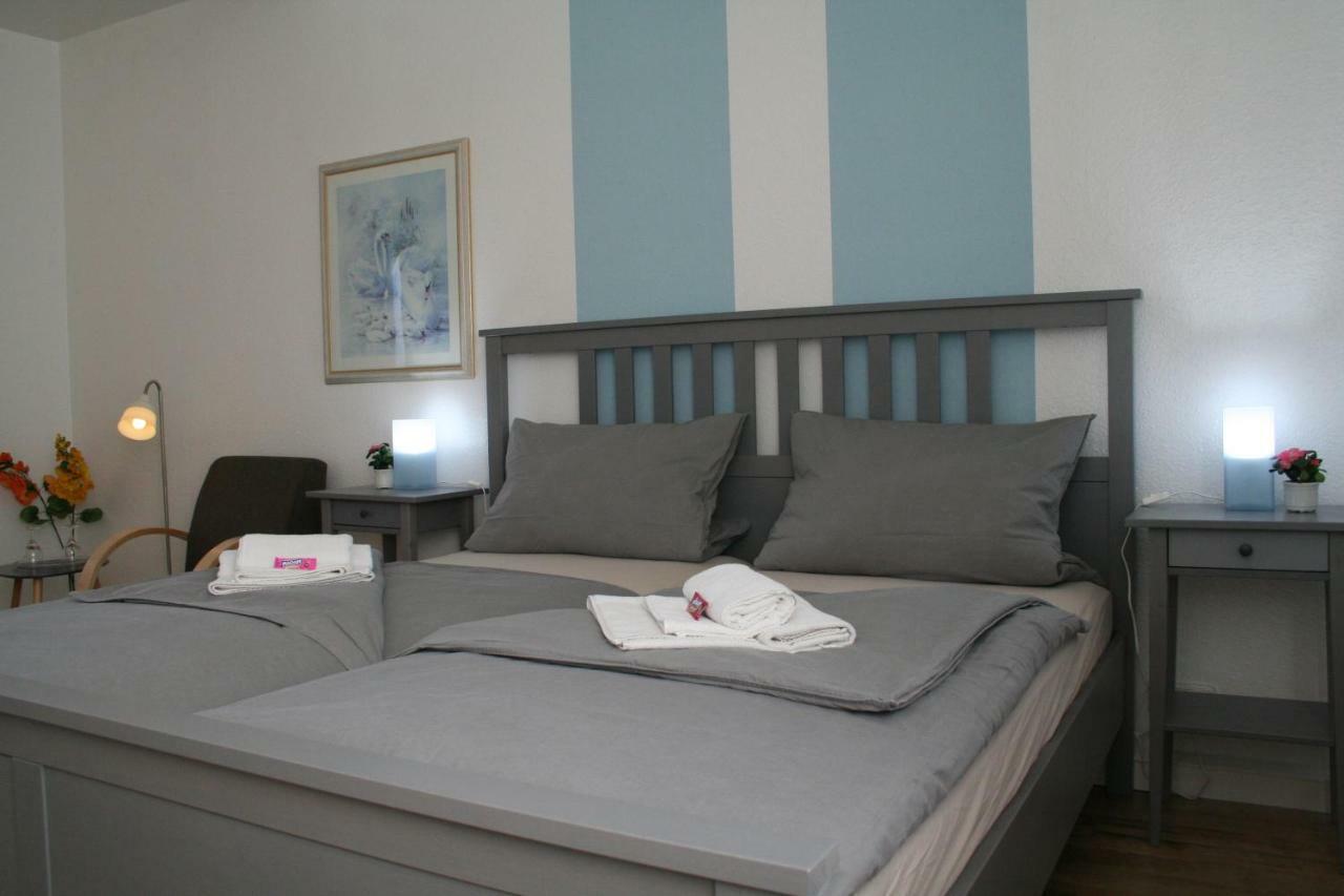 Landhaus Edelweiss Bed&Breakfast - Adults Only Нойштадт-ам-Ренштайг Экстерьер фото